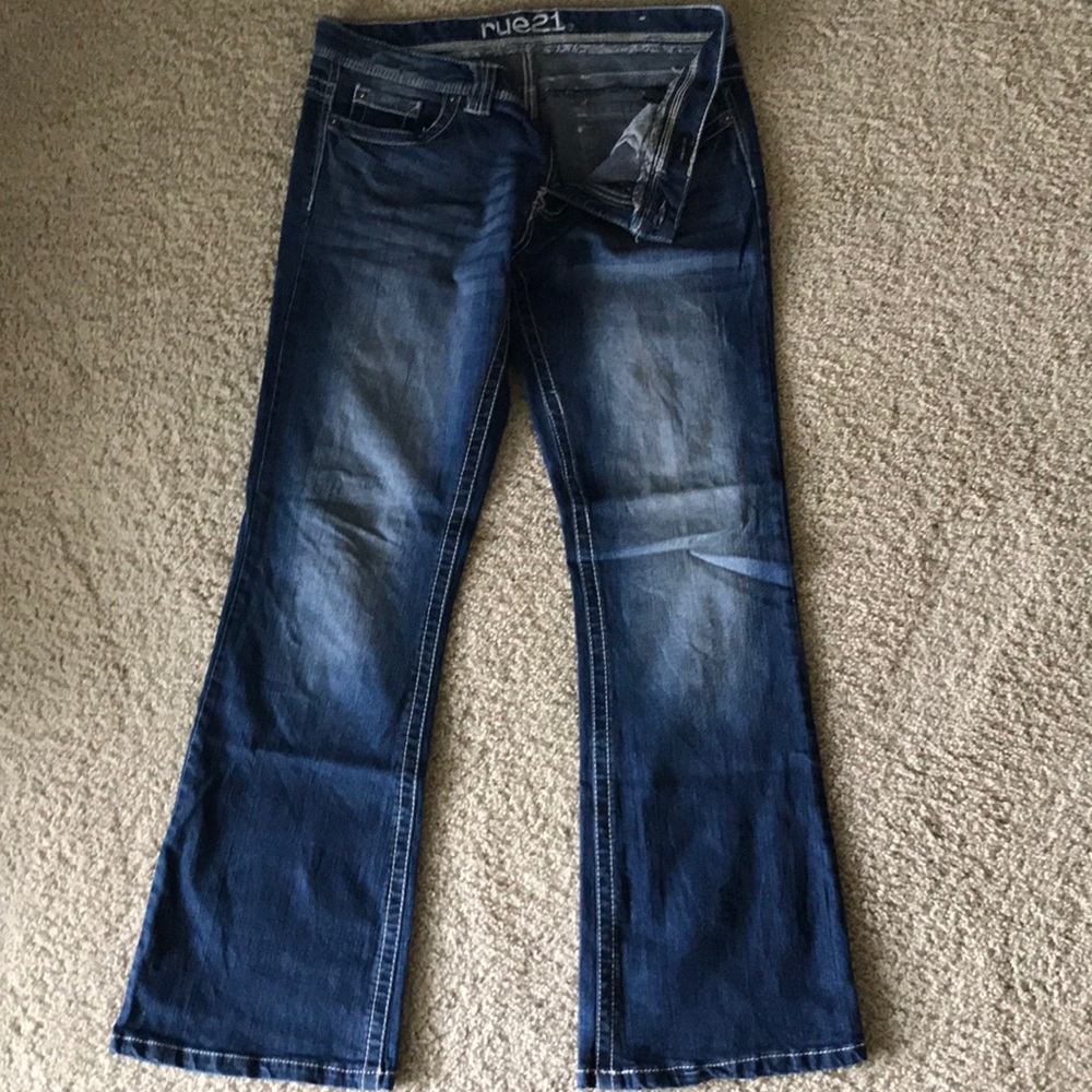 🌟NWOT-9/10, mid rise, stone wash, bootcut jeans